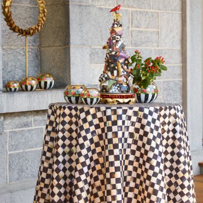 black round tablecloth