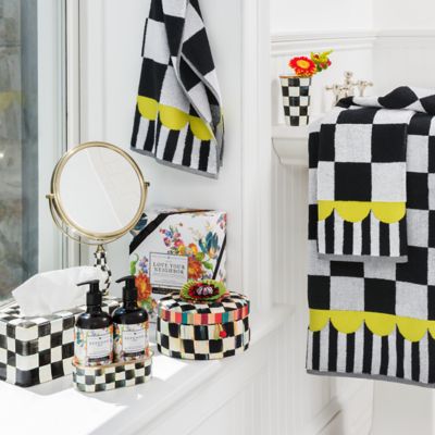 Black And White Checkered Bath Towel & Hand Towel Set