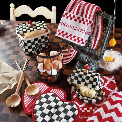 The Emily & Meritt Checkerboard Kids Lunch Box