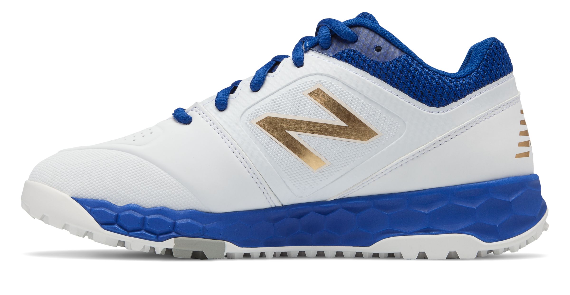 New balance deals softball turfs