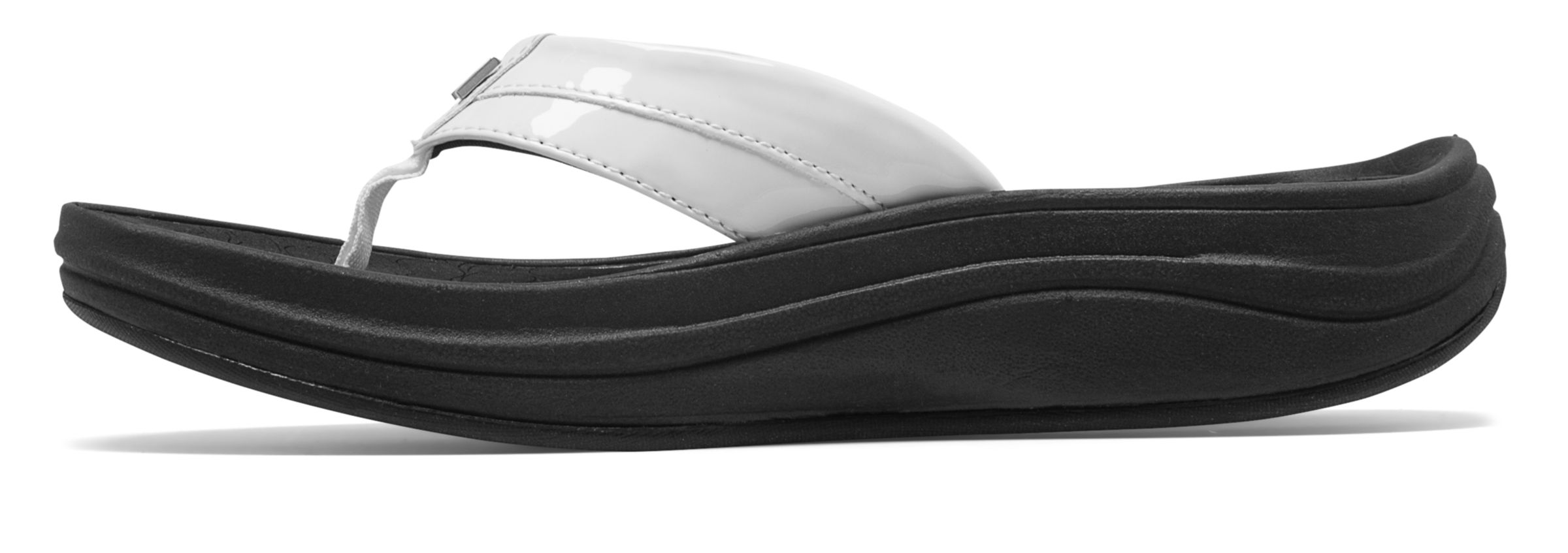 new balance women's revive thong sandal