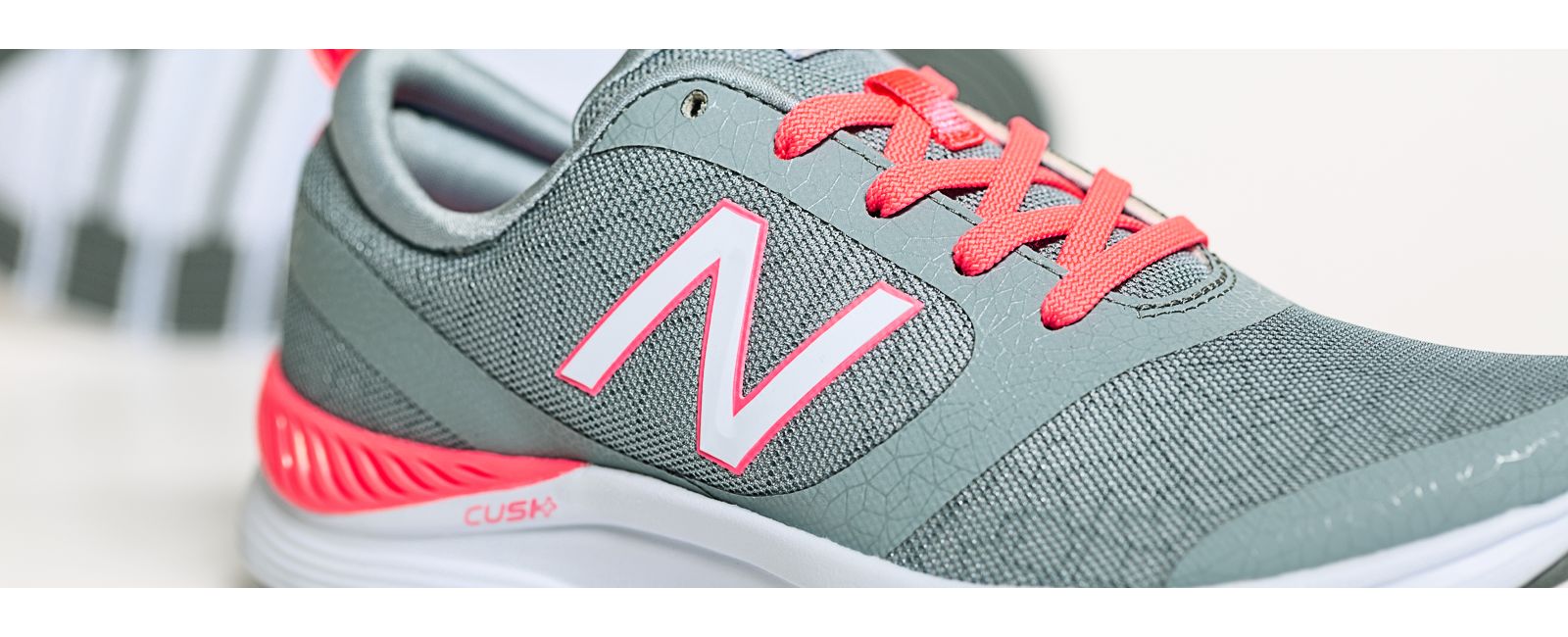 new balance 711 revlite