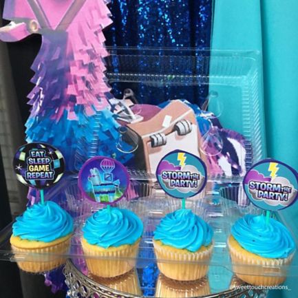 7 Ideas To Unlock A Winning Fortnite Birthday Party Party City - free printable roblox cupcake toppers fiesta cumpleaños