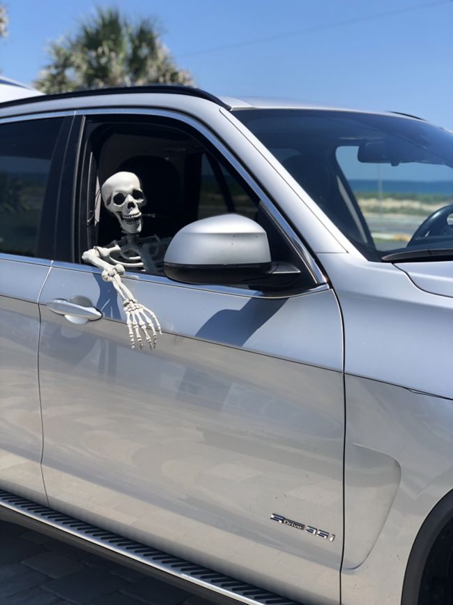 skeleton-car