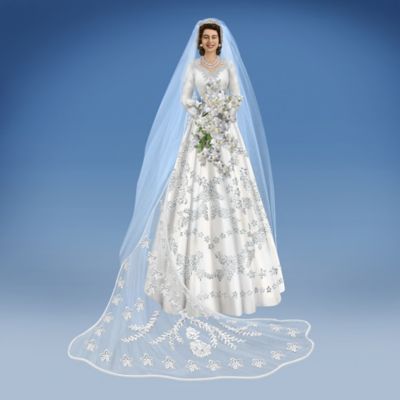 queen elizabeth wedding gown embroidery