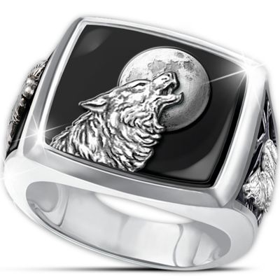 Ring: Into The Wild Men's Stainless Steel And Black Onyx Wolf Ring