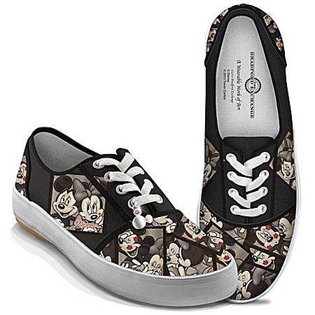 Disney Caught In The Moment Mickey Mouse And Minnie Mouse Womens Canvas Shoes