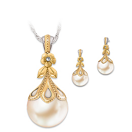 Gilded Age Cultured Freshwater Pearl Pendant Necklace And Earrings Set