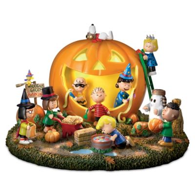 The Snoopy PEANUTS Great Pumpkin Carving Party Halloween Sculpture