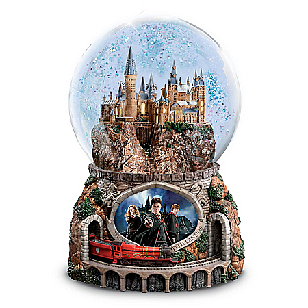 HARRY POTTER Journey To HOGWARTS Illuminated Glitter Globe