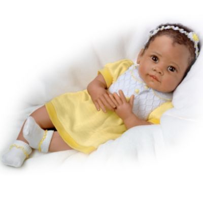 Baby Doll: Ava's Look Of Love