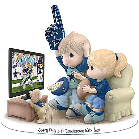Figurine: Precious Moments Every Day Is A Touchdown With You Cowboys Figurine