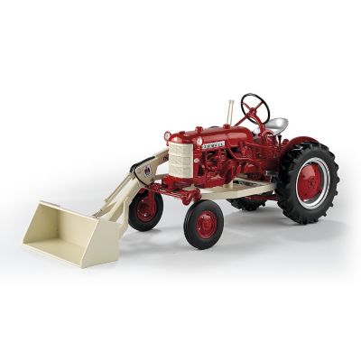 Diecast: Farmall 560 Cub With One Arm Loader Diecast Tractor