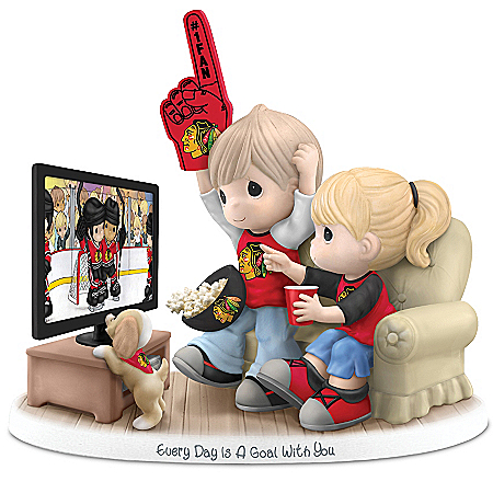 Figurine: Precious Moments Every Day Is A Goal With You Blackhawks® Figurine