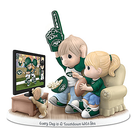 Figurine: Precious Moments Every Day Is A Touchdown With You Jets Figurine