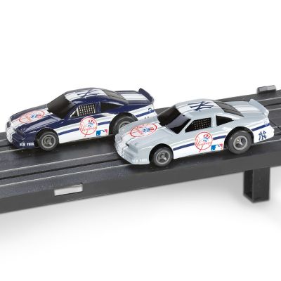 MLB New York Yankees Electric Slot Car Set