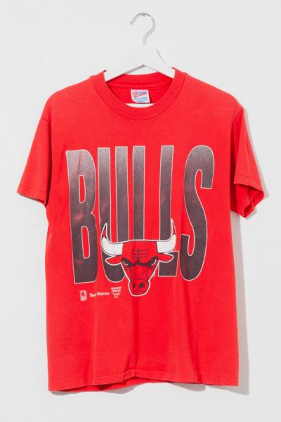 Vintage 1990s Distressed Chicago Bulls Graphic T-Shirt