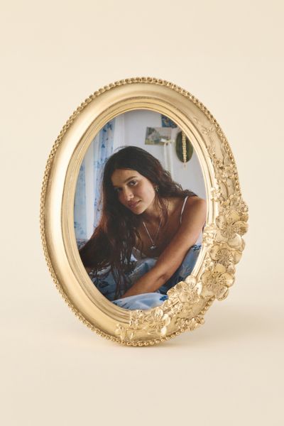 Flower Oval 4” x 6” Picture Frame