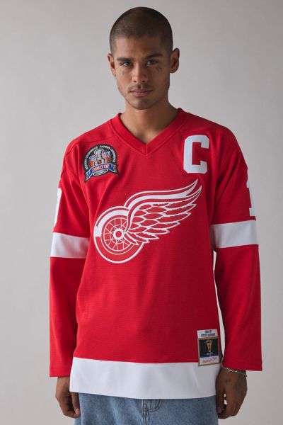 Mitchell & Ness NHL Detroit Red Wings Steve Yzerman 1996-97 Hockey Jersey