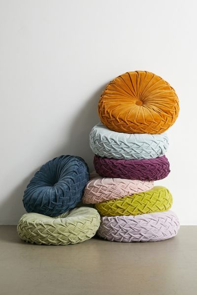 Round Pintuck Pillow | Urban Outfitters
