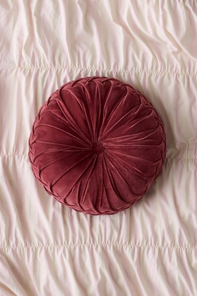 Round Pintuck Pillow