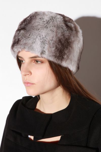 fur toque hat