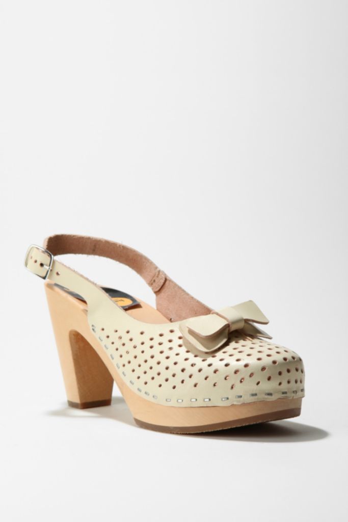 Swedish Hasbeens Perforated Bow Clog | Urban Outfitters