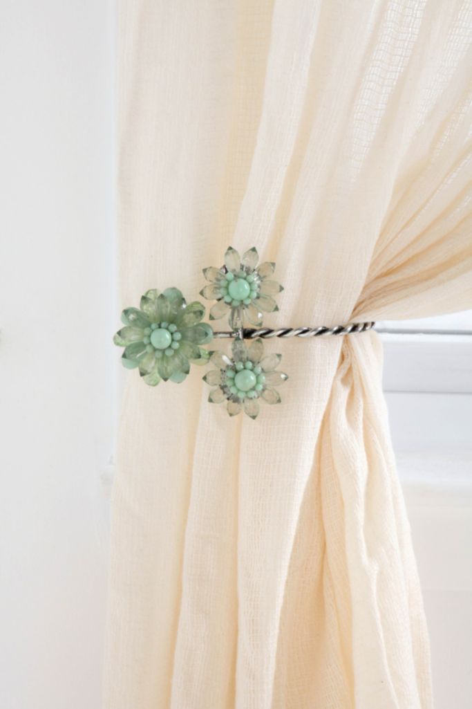 Triple Beaded Flower Curtain Tie-Back | Urban Outfitters