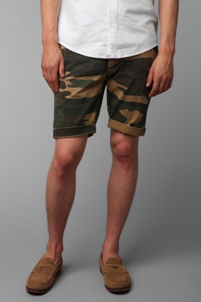 urban outfitters camo shorts