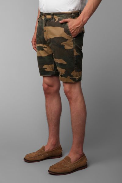 urban outfitters camo shorts