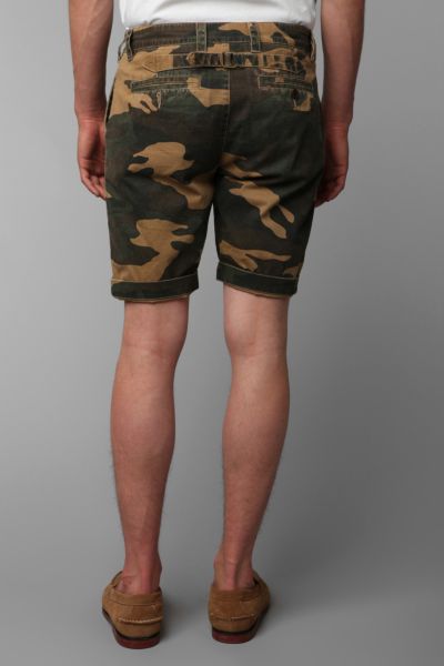 urban outfitters camo shorts