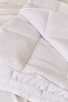 Slide View: 2: Heavyweight Down Alternative Duvet Insert