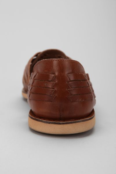mens huarache sandals urban outfitters