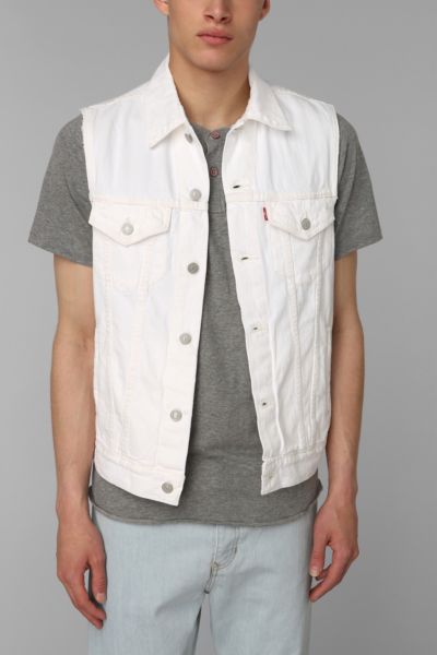 white levi vest
