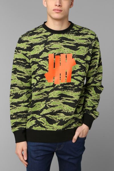 undefeated camo hoodie