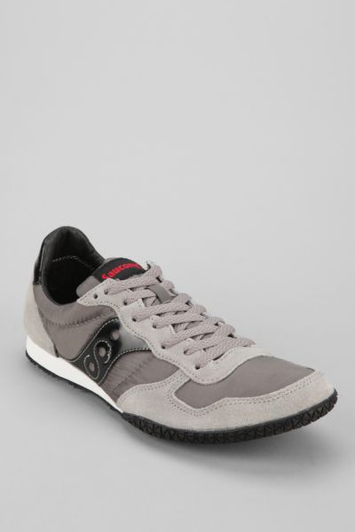 urban outfitters saucony