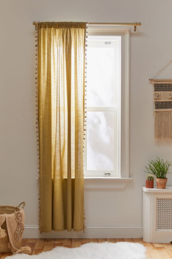 Pompom Curtain Urban Outfitters
