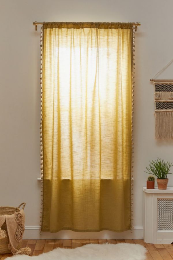 Pompom Curtain Urban Outfitters