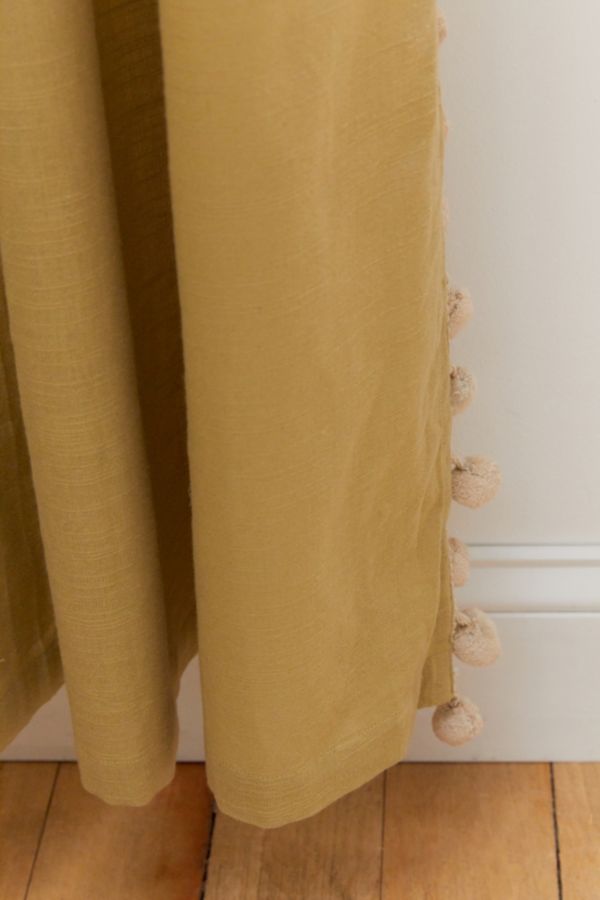 Pompom Curtain Urban Outfitters