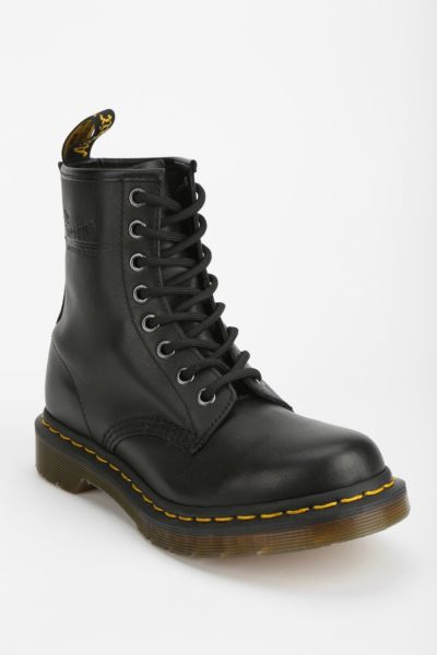 urban outfitters doc martens