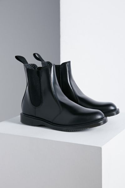 flora chelsea boot