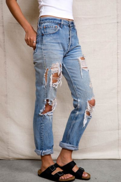 levis damaged jeans