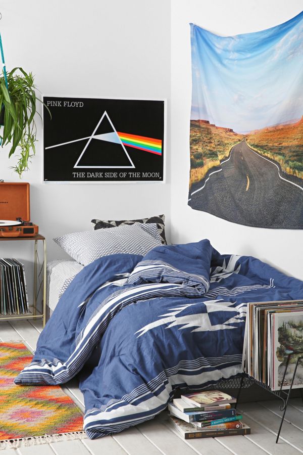 4040 Locust Eagle Eye Comforter Snooze Set Urban Outfitters