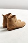 UO Suede Chelsea Boot | Urban Outfitters