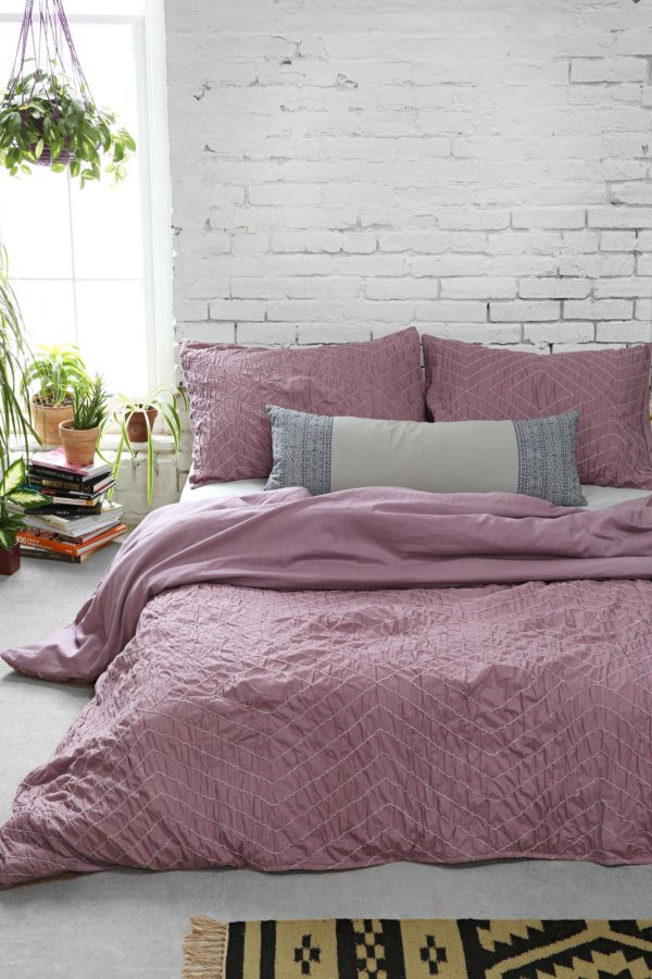 Plum Bow Meghan Ruched Duvet Cover Urban Outfitters Canada
