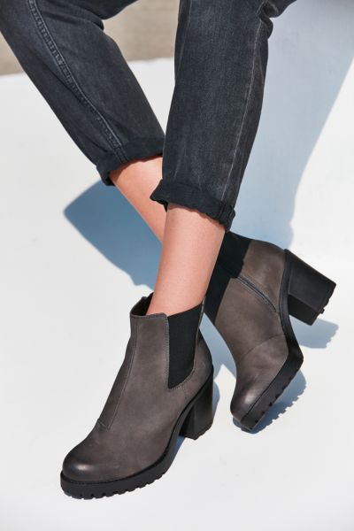 vagabond platform chelsea boots