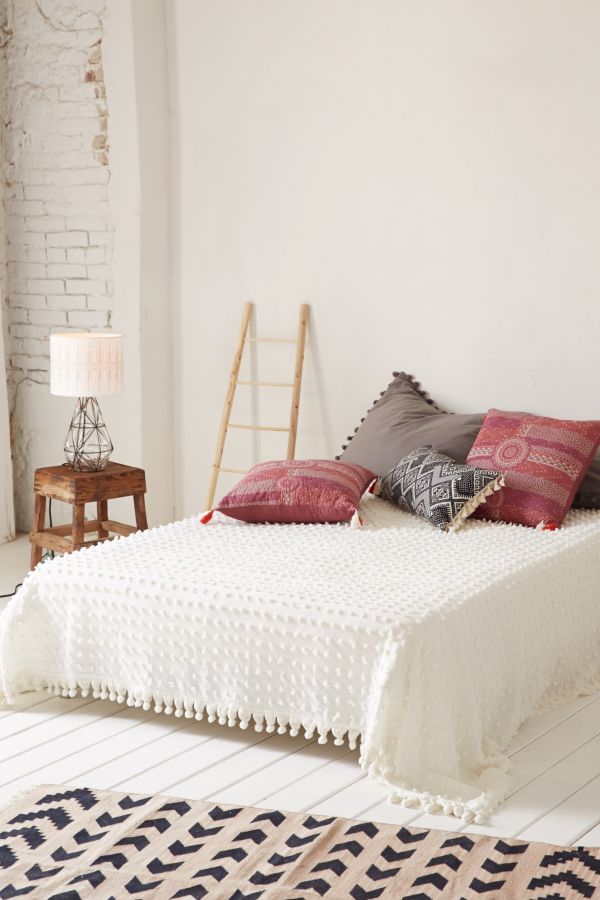 Tufted Dot Bed Coverlet Urban Outfitters