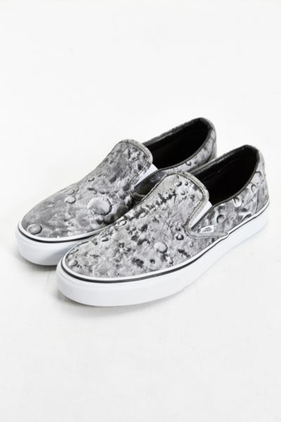 vans moon