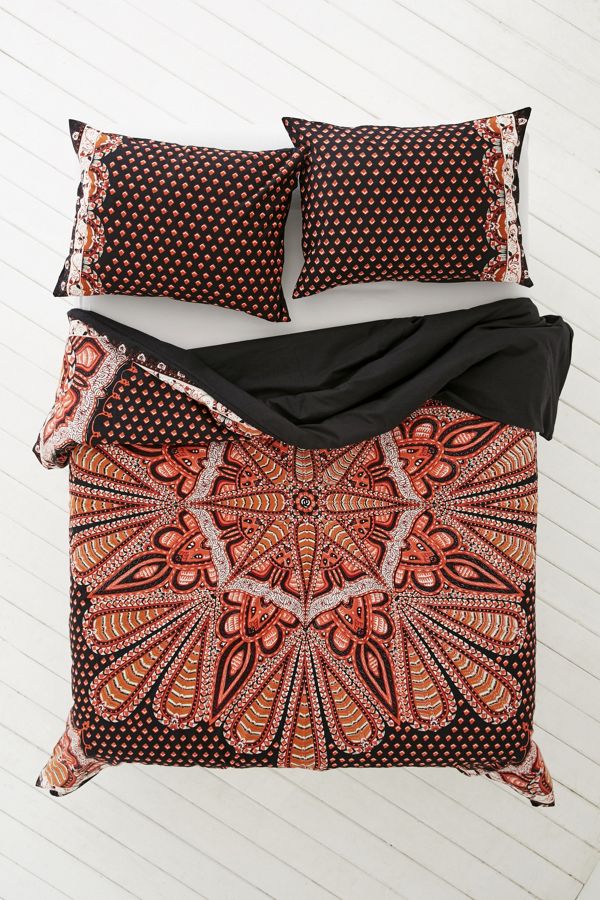 Magical Thinking Farah Medallion Duvet Cover Urban Outfitters Canada