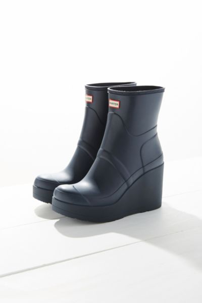short wedge rain boots